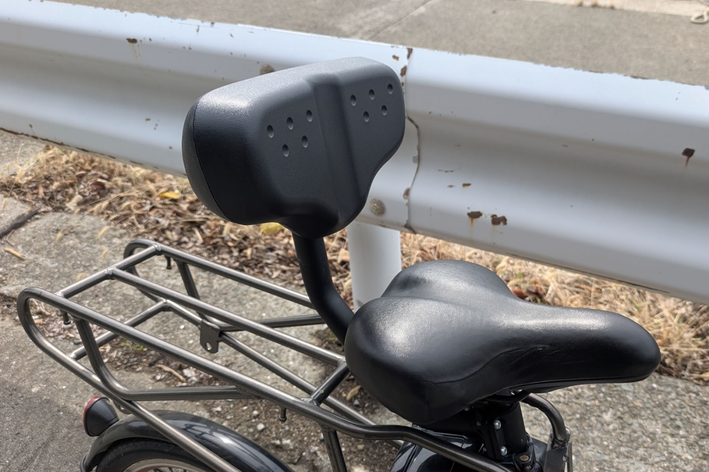 背もたれ付シート