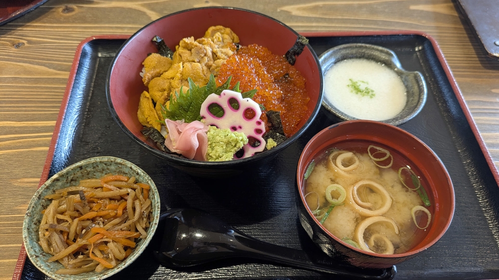 うにいくら丼