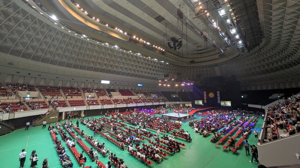 ワールド記念ホールのプロレス会場