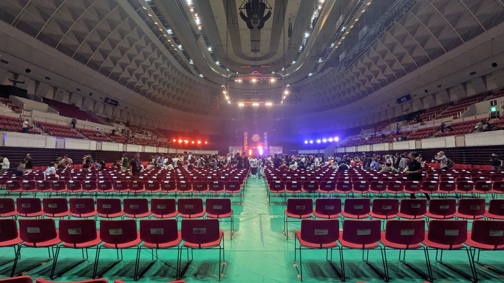 ワールド記念ホールのプロレス会場アリーナ席