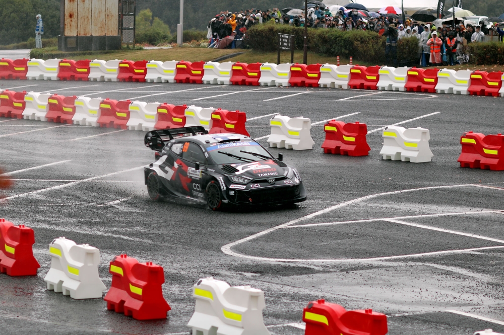 ヤリスWRCカッレ･ロバンペラ