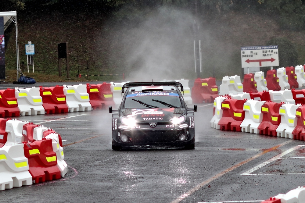 ヤリスWRC勝田貴元正面