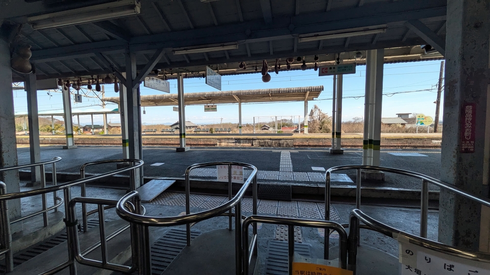 養老駅の改札口