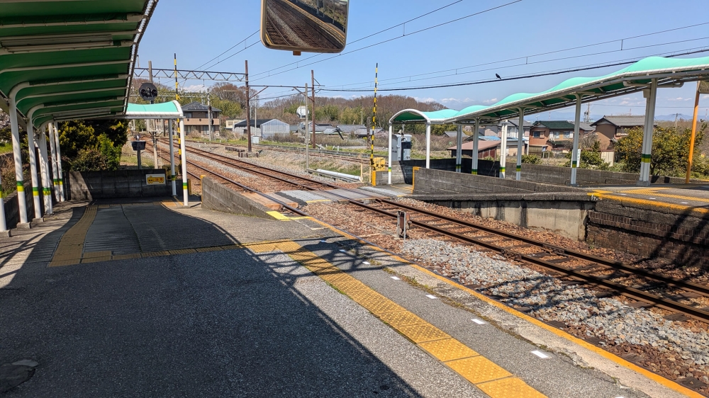 養老駅のホーム