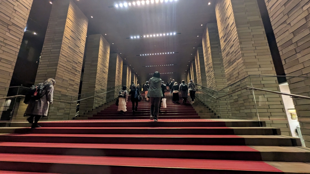 フェスティバルホールの大階段